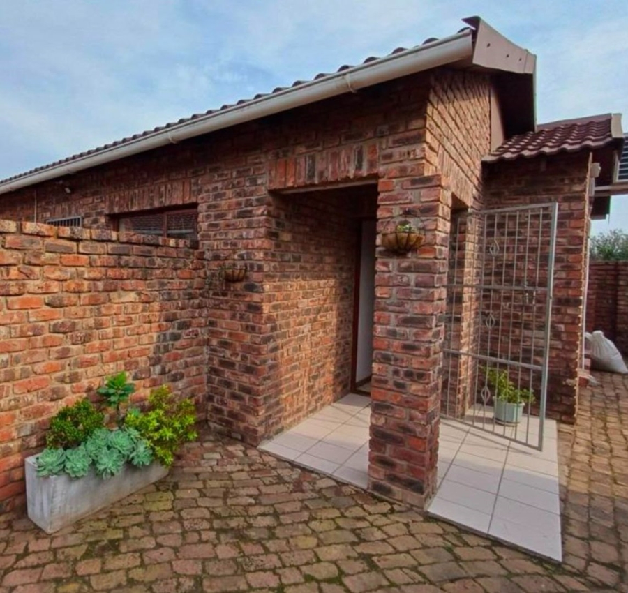 2 Bedroom Property for Sale in Windsor Park Eastern Cape